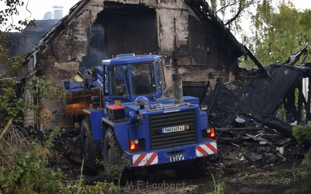 Grossfeuer Einfamilienhaus Siegburg Muehlengrabenstr P0905.JPG - Miklos Laubert